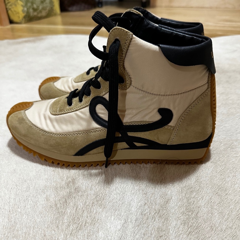 Loewe High Sneakers